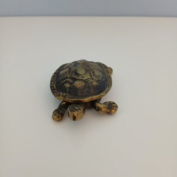 Brass Turtle trinket box with hinged turtle shell lid - Picture 7 of 7